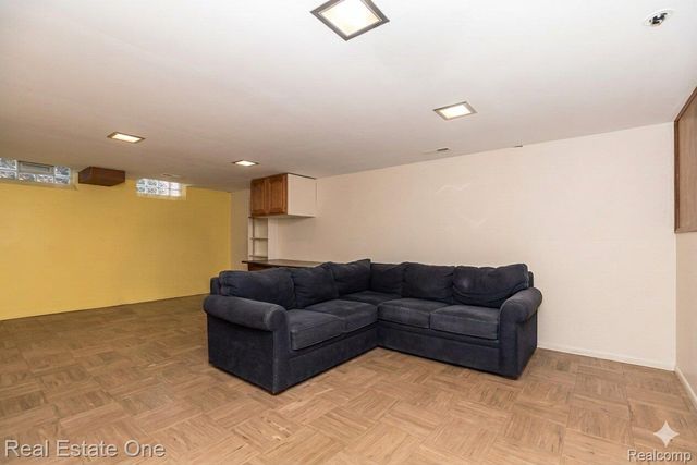 354 Reitman Court, Rochester Hills, MI 48307