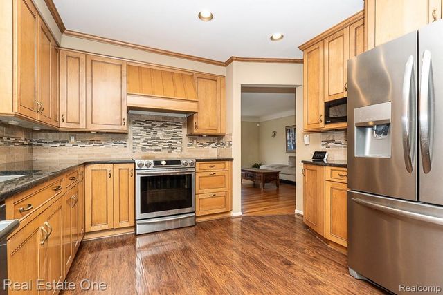 354 Reitman Court, Rochester Hills, MI 48307