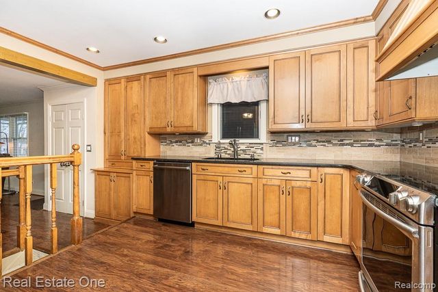 354 Reitman Court, Rochester Hills, MI 48307