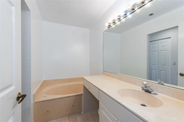 5704 NW 127th Terrace, Coral Springs, FL 33076