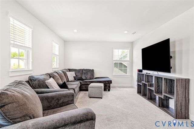 9320 Janeway Dr, Mechanicsville, VA 23116
