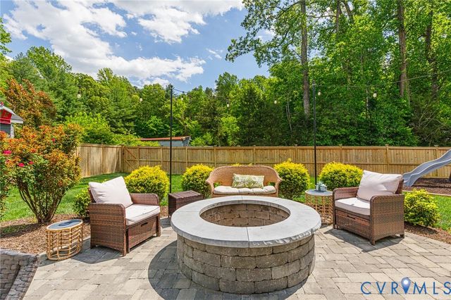9320 Janeway Dr, Mechanicsville, VA 23116