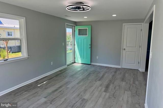 3273 COLONA ST, Chincoteague Island, VA 23336