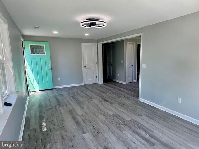 3273 COLONA ST, Chincoteague Island, VA 23336