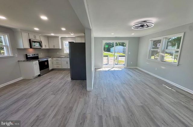 3273 COLONA ST, Chincoteague Island, VA 23336