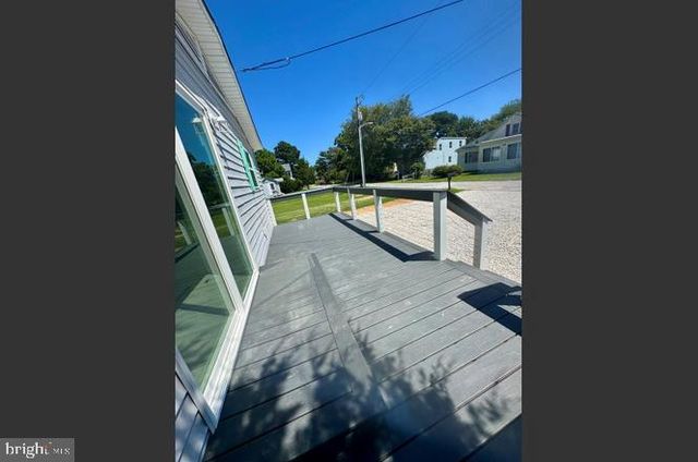 3273 COLONA ST, Chincoteague Island, VA 23336