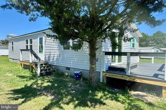 3273 COLONA ST, Chincoteague Island, VA 23336