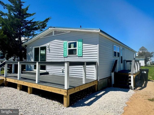 3273 COLONA ST, Chincoteague Island, VA 23336