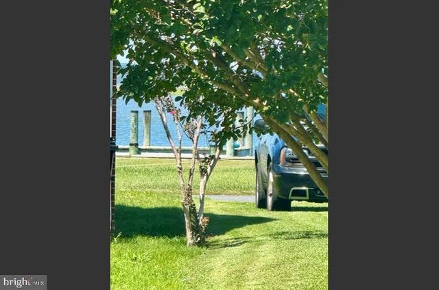 3273 COLONA ST, Chincoteague Island, VA 23336