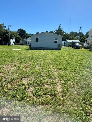 3273 COLONA ST, Chincoteague Island, VA 23336