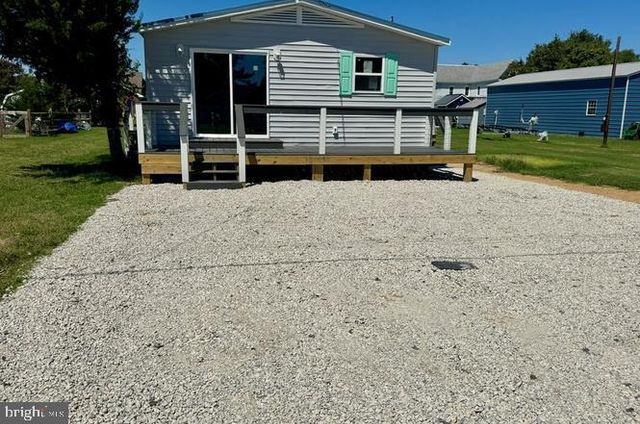 3273 COLONA ST, Chincoteague Island, VA 23336