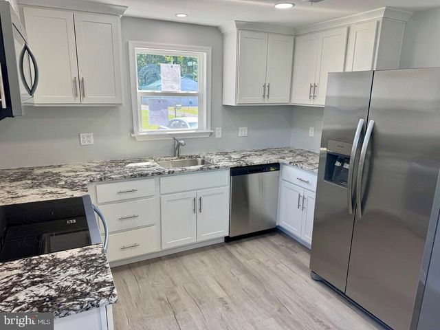 3273 COLONA ST, Chincoteague Island, VA 23336