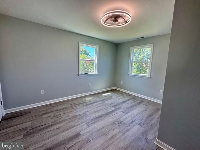 3273 COLONA ST, Chincoteague Island, VA 23336