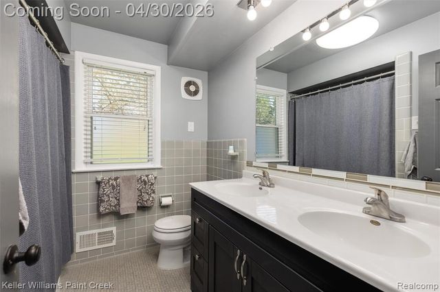 310 Elmhill Road, Rochester Hills, MI 48306