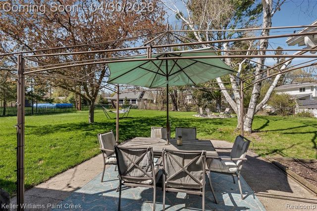 310 Elmhill Road, Rochester Hills, MI 48306