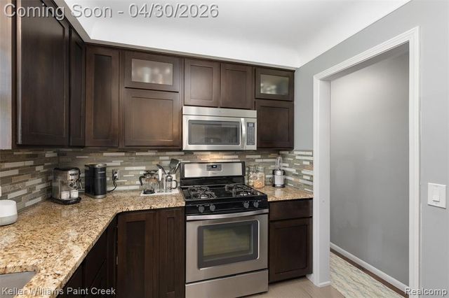 310 Elmhill Road, Rochester Hills, MI 48306