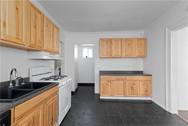 170 West 8th Street, Oswego, NY 13126