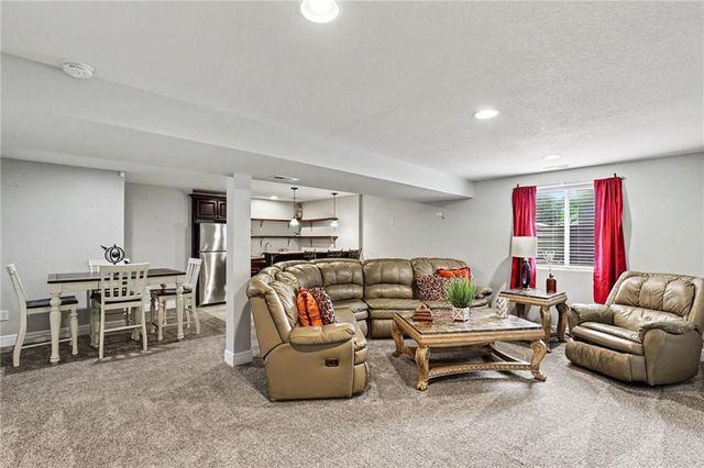 7207 E 165th Street, Belton, MO 64012