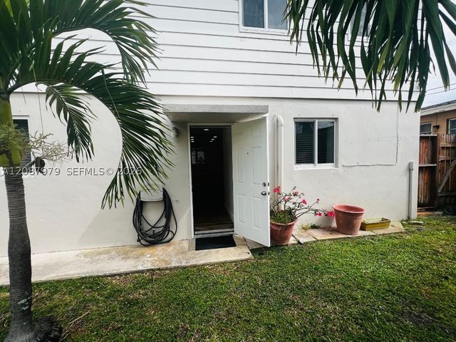 1727 Plunkett St BACK, Hollywood, FL 33020
