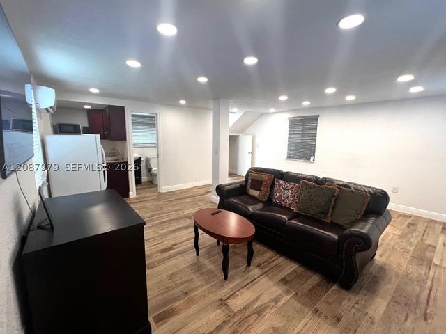 1727 Plunkett St BACK, Hollywood, FL 33020