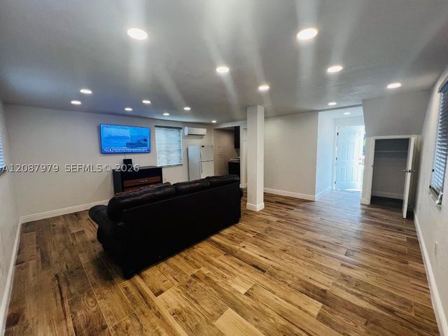 1727 Plunkett St BACK, Hollywood, FL 33020