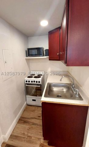 1727 Plunkett St BACK, Hollywood, FL 33020