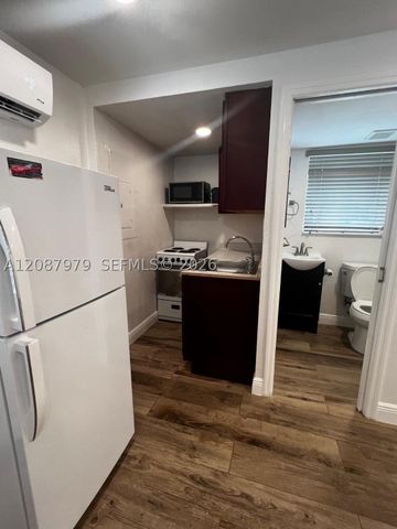 1727 Plunkett St BACK, Hollywood, FL 33020