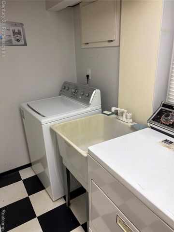 36458 Jeffrey Drive, Sterling Heights, MI 48310