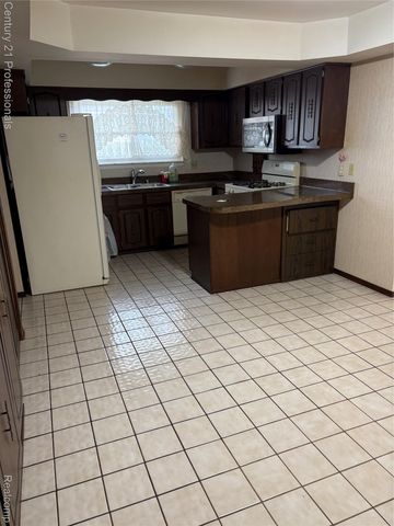 36458 Jeffrey Drive, Sterling Heights, MI 48310