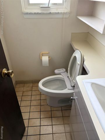 36458 Jeffrey Drive, Sterling Heights, MI 48310