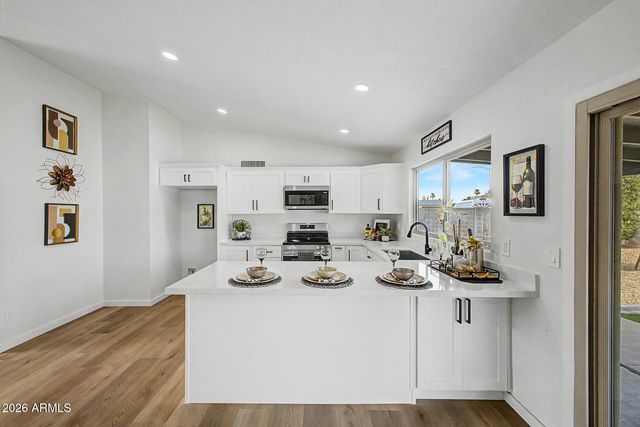 908 W MONTOYA Lane, Phoenix, AZ 85027
