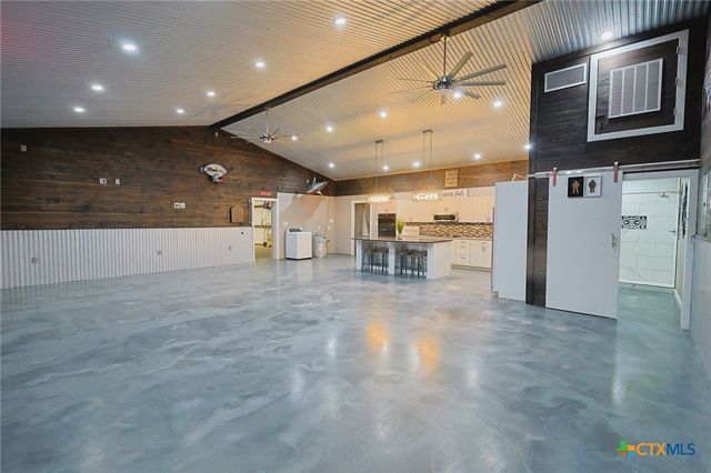 177 Leaning Oak Road, Victoria, TX 77904