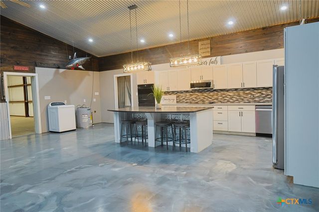 177 Leaning Oak Road, Victoria, TX 77904