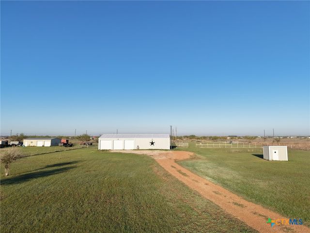 177 Leaning Oak Road, Victoria, TX 77904