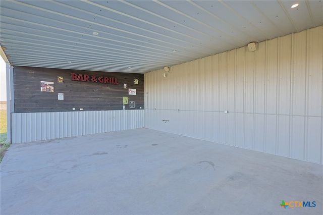 177 Leaning Oak Road, Victoria, TX 77904