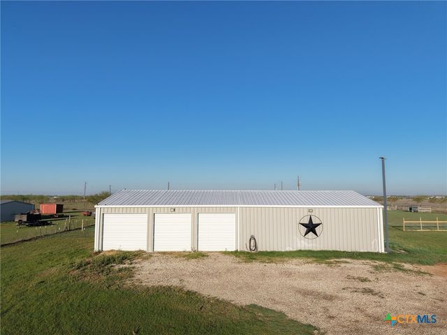 177 Leaning Oak Road, Victoria, TX 77904