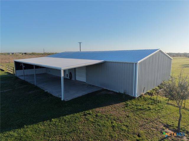 177 Leaning Oak Road, Victoria, TX 77904
