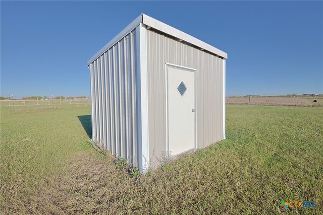 177 Leaning Oak Road, Victoria, TX 77904