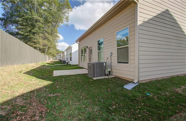 2208 Croghan Drive, Hampton, GA 30228