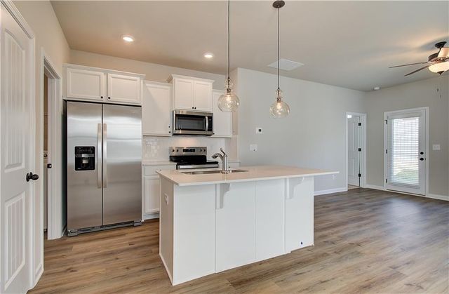 2208 Croghan Drive, Hampton, GA 30228
