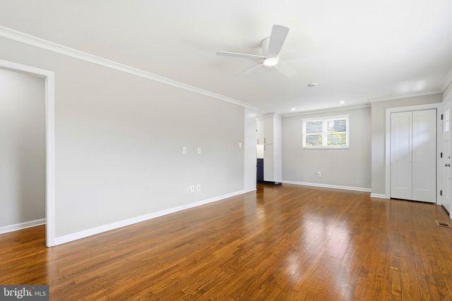 3512 JEAN ST, Fairfax, VA 22030