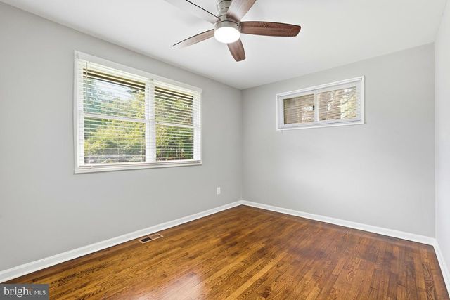 3512 JEAN ST, Fairfax, VA 22030