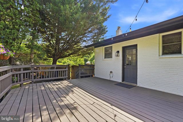 3512 JEAN ST, Fairfax, VA 22030