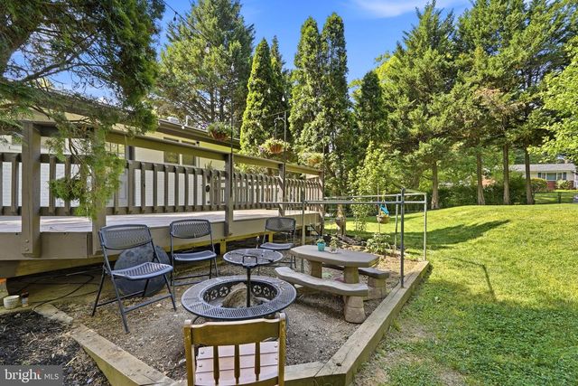 3512 JEAN ST, Fairfax, VA 22030