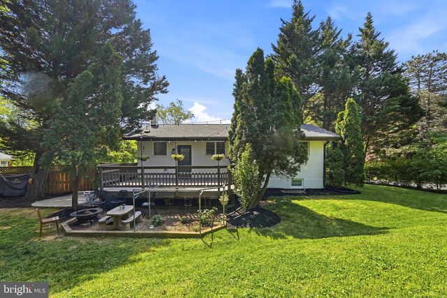 3512 JEAN ST, Fairfax, VA 22030