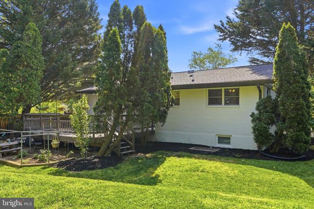 3512 JEAN ST, Fairfax, VA 22030
