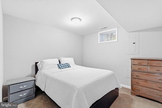 3512 JEAN ST, Fairfax, VA 22030