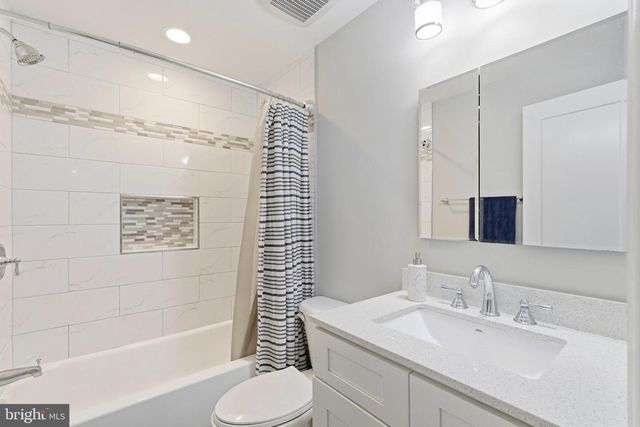 3512 JEAN ST, Fairfax, VA 22030