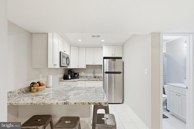 3512 JEAN ST, Fairfax, VA 22030