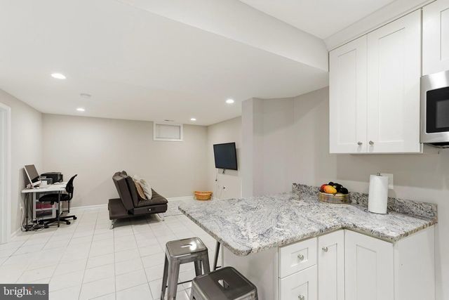 3512 JEAN ST, Fairfax, VA 22030